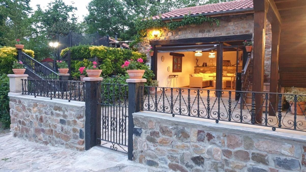 Casa Rural Caborzal Renedo De Cabuerniga Exterior foto